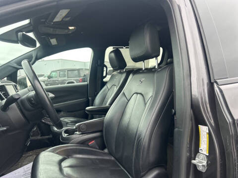 2020 Chrysler Pacifica Touring L