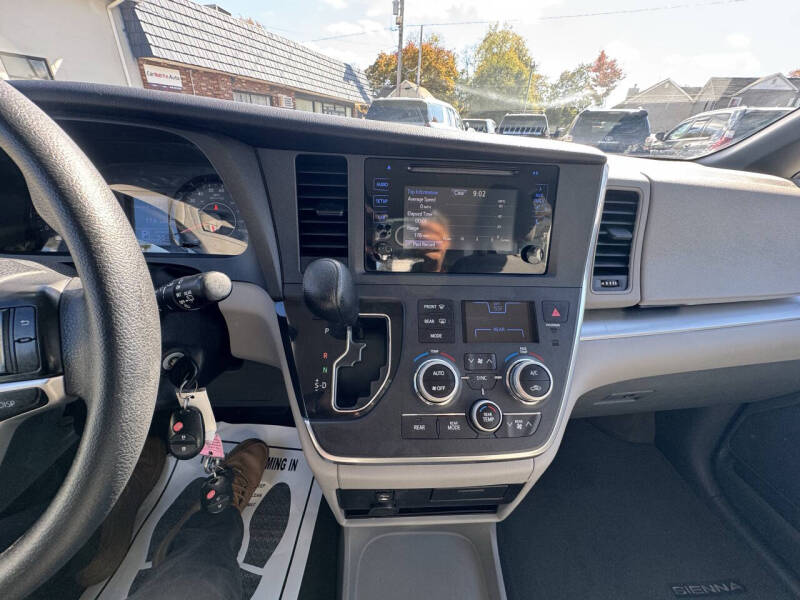 2015 Toyota Sienna L 7-Passenger