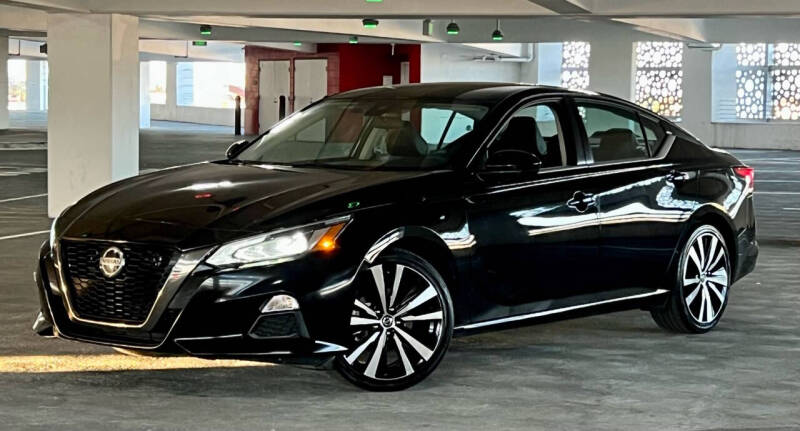 2022 Nissan Altima SR photo 10