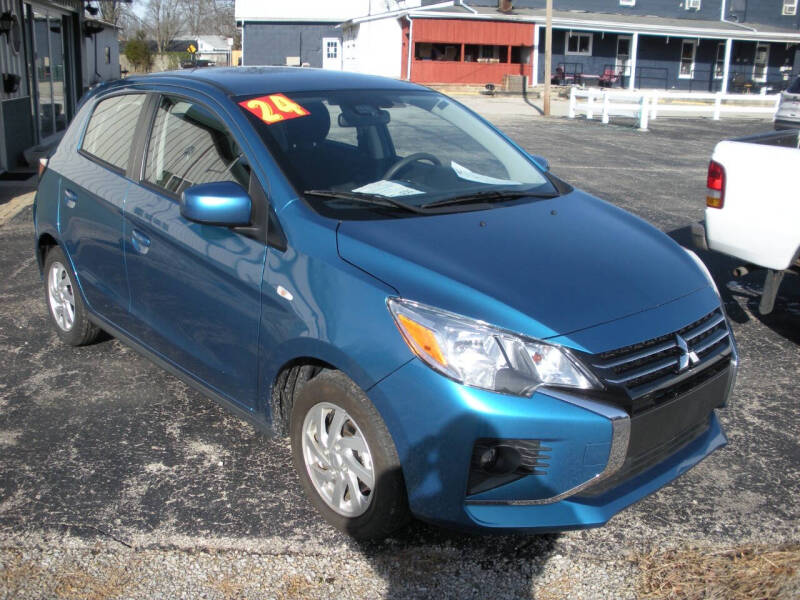 2024 Mitsubishi Mirage LE's photo