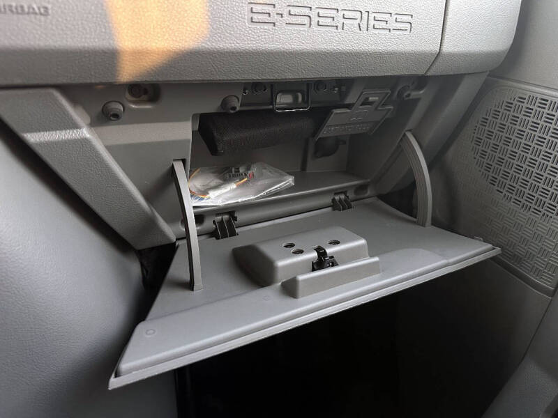 2014 Ford E-Series E-350 SD XL