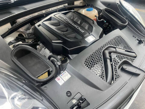 2017 Porsche Macan S