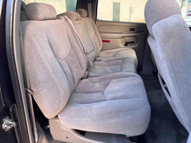 2004 Chevrolet Suburban 1500 LT