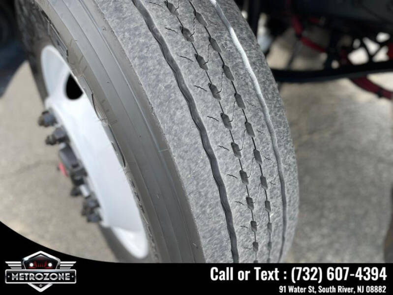 2011 Freightliner M2 106