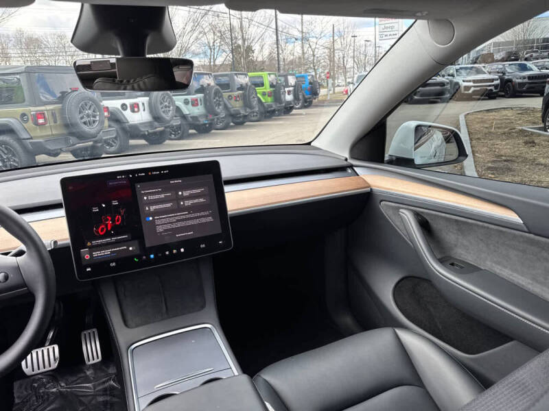 2025 Tesla Model Y Performance