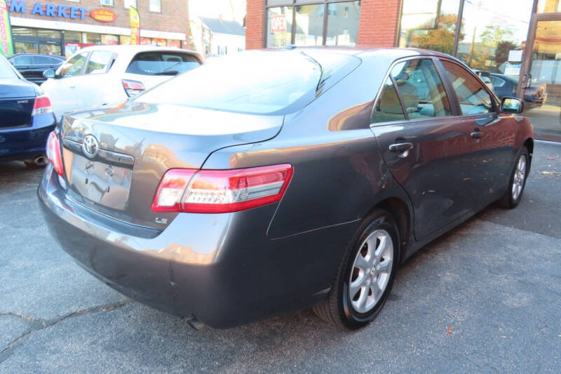 2011 Toyota Camry null photo 3