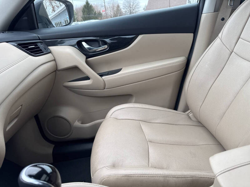 2017 Nissan Rogue SL