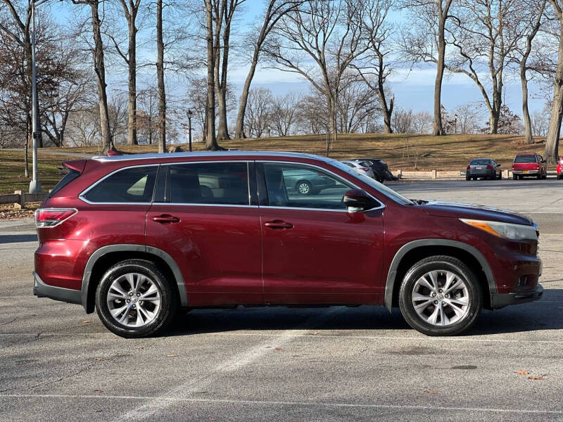 2015 Toyota Highlander XLE photo 9