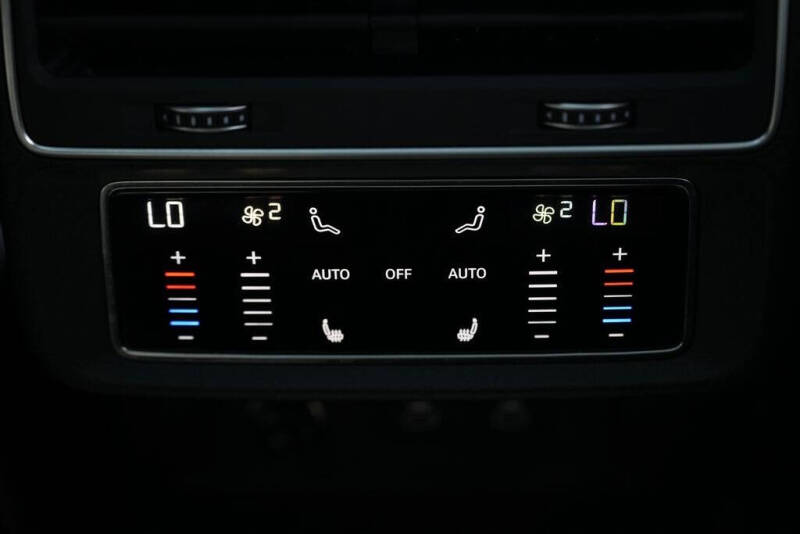 2022 Audi SQ7 4.0T quattro Premium Plus