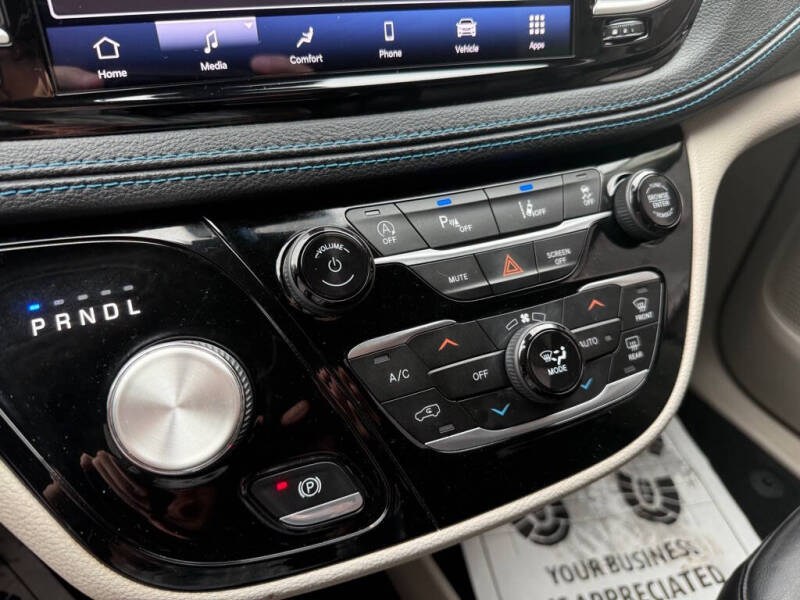 2021 Chrysler Pacifica Touring L