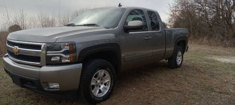 2007 Chevrolet Silverado 1500 for sale at BURETTA AUTO LLC in Winfield MO