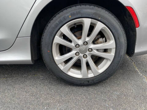 2017 Chrysler 200 Limited