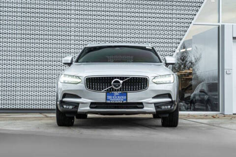 2020 Volvo V90 Cross Country T6