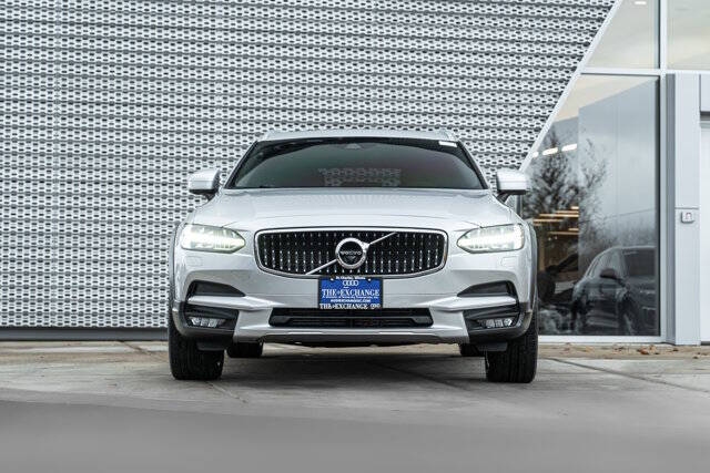 2020 Volvo V90 Cross Country T6
