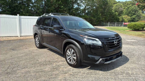 2022 Nissan Pathfinder SL