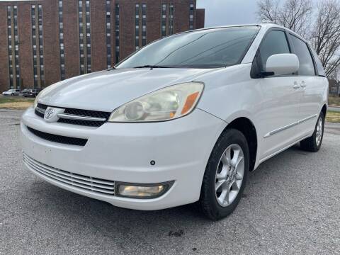2005 Toyota Sienna for sale at Supreme Auto Gallery LLC in Kansas City MO