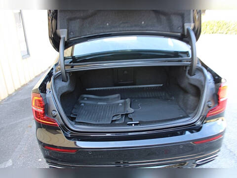 2022 Volvo S60 B5 Momentum