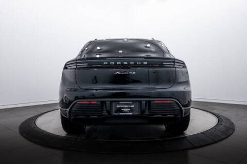 2025 Porsche Macan 4S Electric