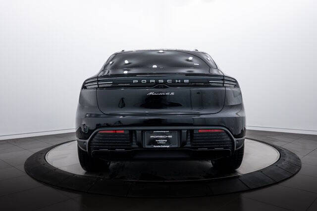 2025 Porsche Macan 4S Electric