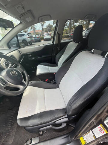 2014 Toyota Yaris 3-Door LE