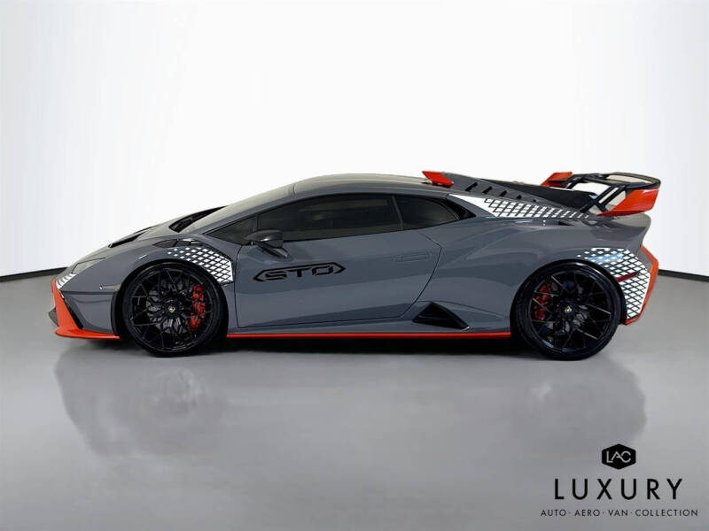 2021 Lamborghini Huracan STO