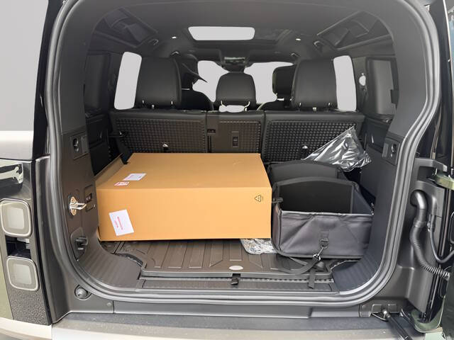 2026 Land Rover Defender 110 P300 S