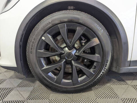 2023 Tesla Model X Standard Range