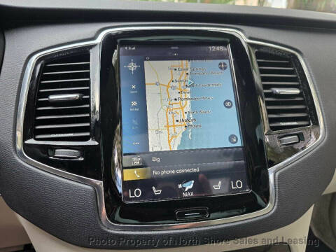 2016 Volvo XC90 T6 Momentum