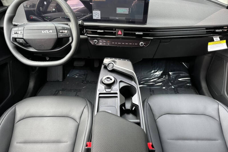 2025 Kia EV6 Wind