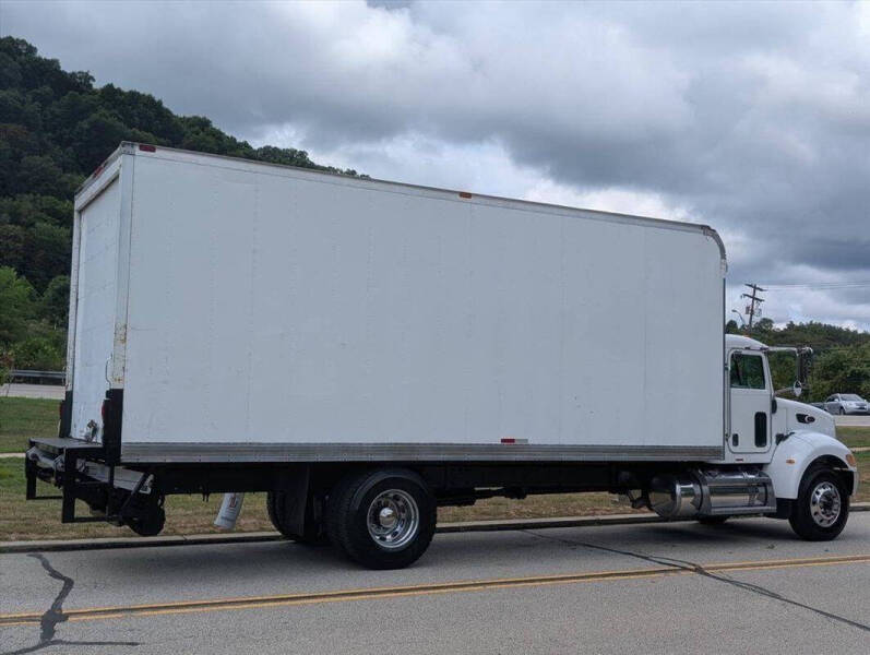 2007 Peterbilt 335