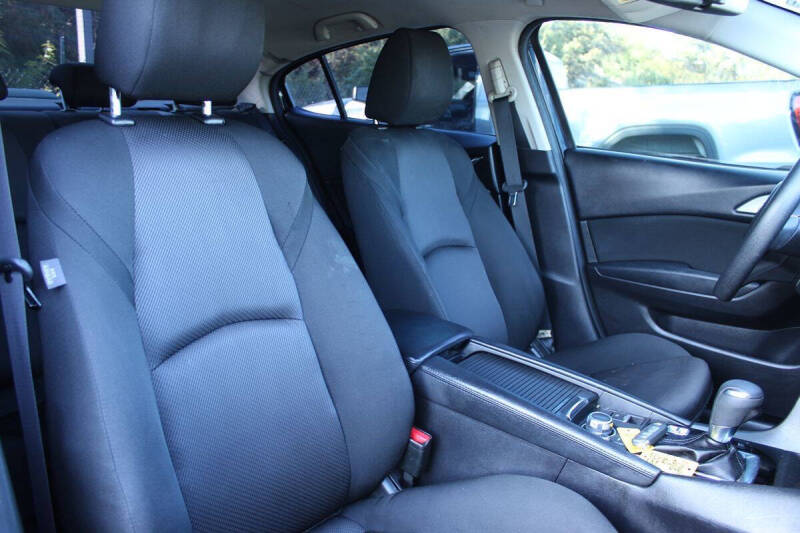 2018 Mazda MAZDA3 Sport