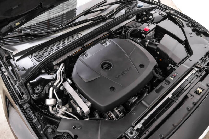 2021 Volvo V60 T5 Momentum