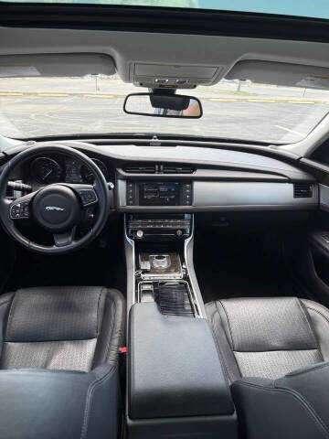 2016 Jaguar XF 35t Prestige