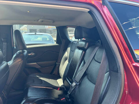 2021 Jeep Cherokee Latitude Lux