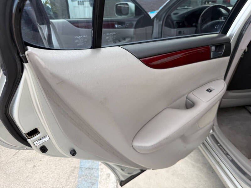 2004 Lexus ES 330