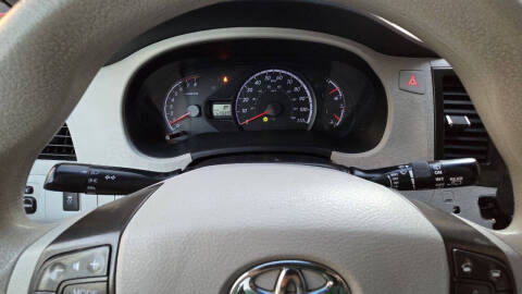 2014 Toyota Sienna LE 7-Passenger Auto Access Seat