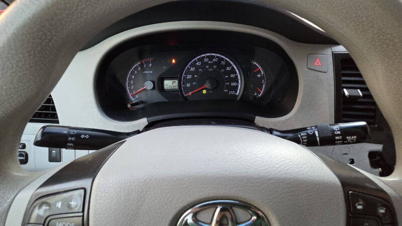 2014 Toyota Sienna LE 7-Passenger Auto Access Seat