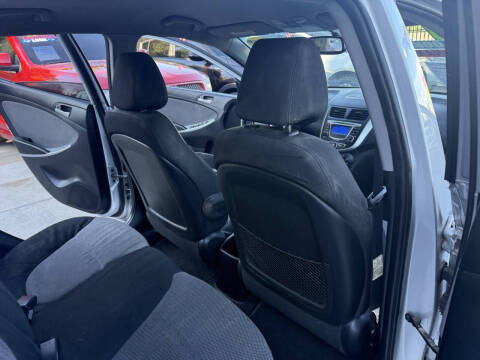 2013 Hyundai Accent GS