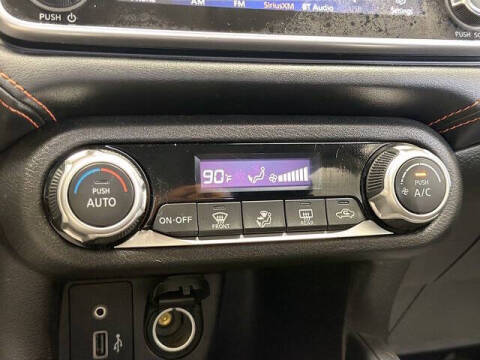 2022 Nissan Versa SR