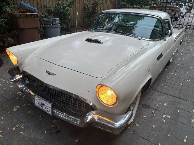 1957 Ford Thunderbird