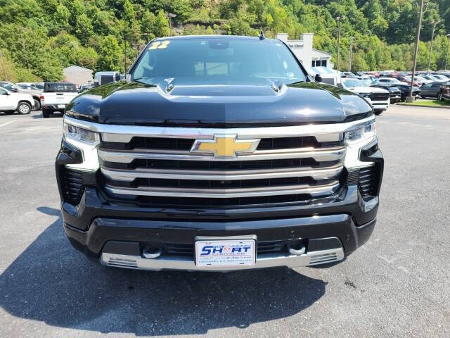 Used 2022 Chevrolet Silverado 1500 High Country with VIN 1GCUDJEL6NZ504490 for sale in Hazard, KY