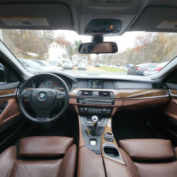 2011 BMW 5 Series 535i