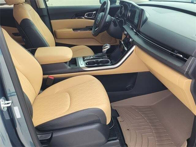 2023 Kia Carnival EX