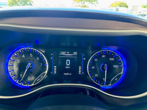 2017 Chrysler Pacifica Touring-L