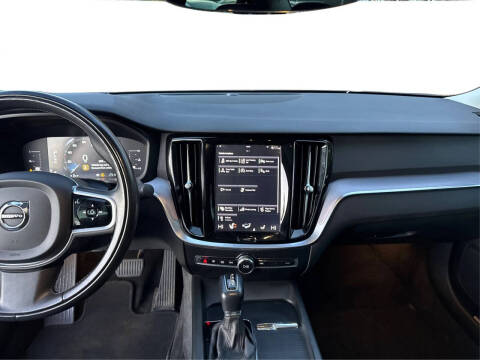 2019 Volvo S60 T6 Momentum