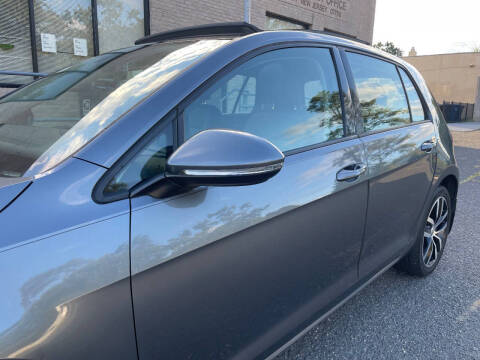 2016 Volkswagen Golf TSI SE