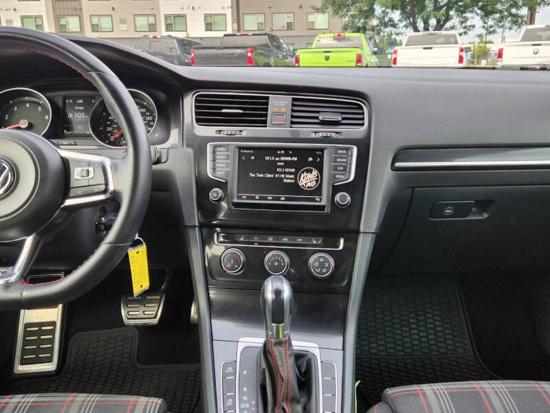 2016 Volkswagen Golf GTI SE