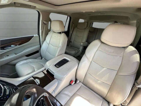 2017 Cadillac Escalade Luxury