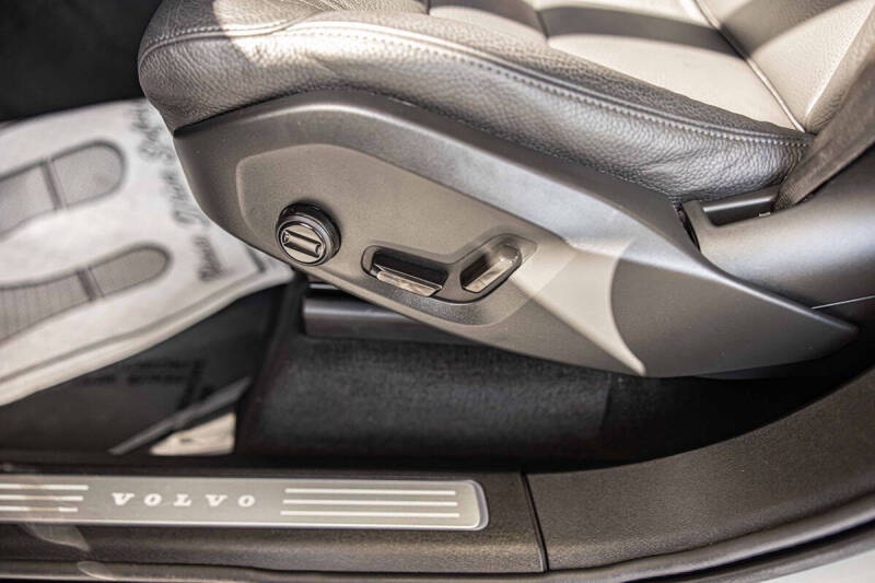 2025 Volvo XC90 B6 Plus Bright Theme 7P