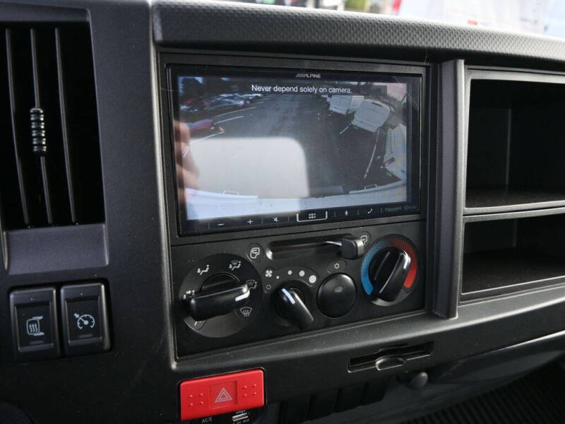 2024 Isuzu NPR HD 1F2